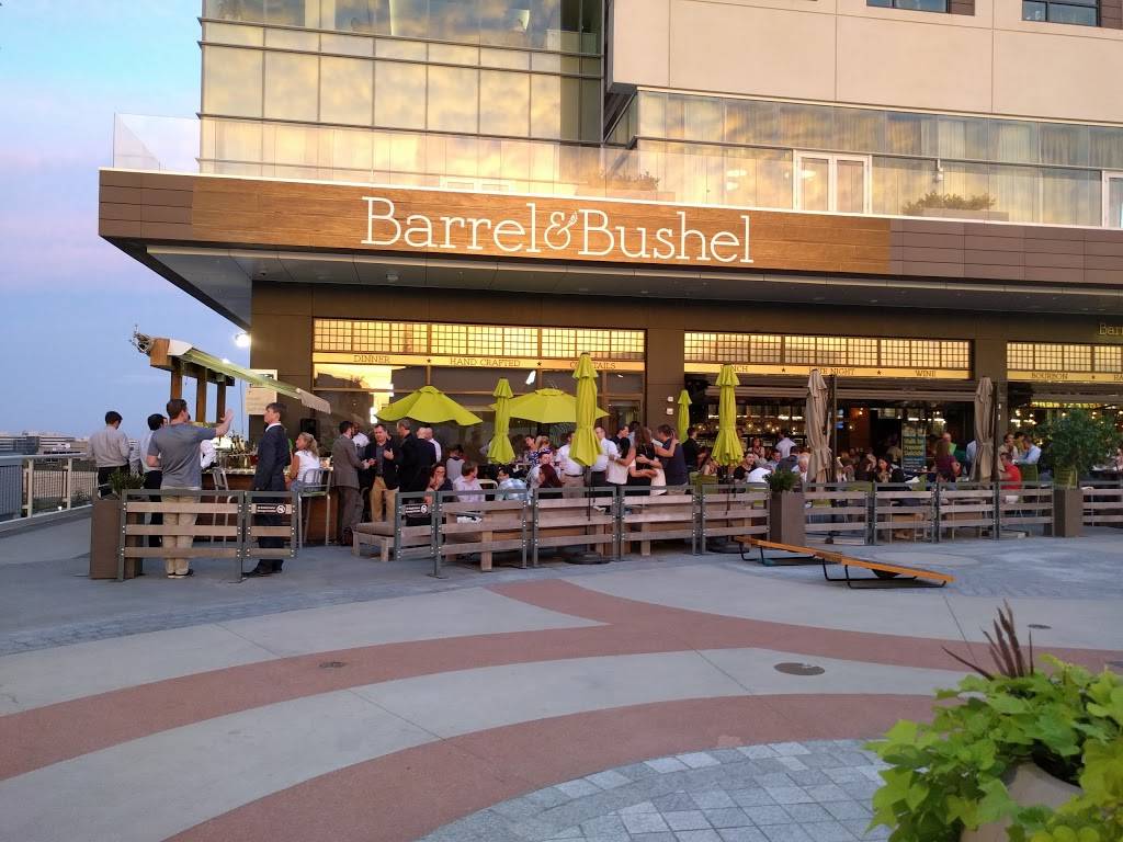 Barrel & Bushel | restaurant | 7901 Tysons One Pl, Tysons, VA 22102, USA | 7038486340 OR +1 703-848-6340
