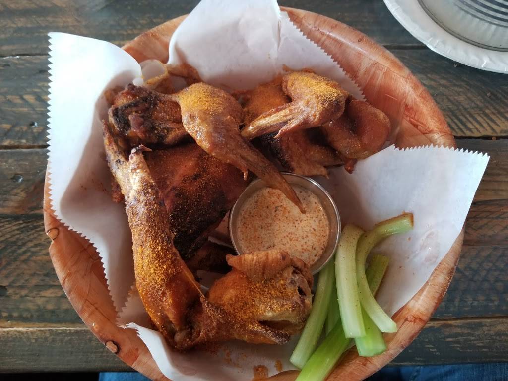 LowBrow Pizza & Beer | restaurant | 3148 Tamiami Trail E, Naples, FL 34112, USA | 2395296919 OR +1 239-529-6919