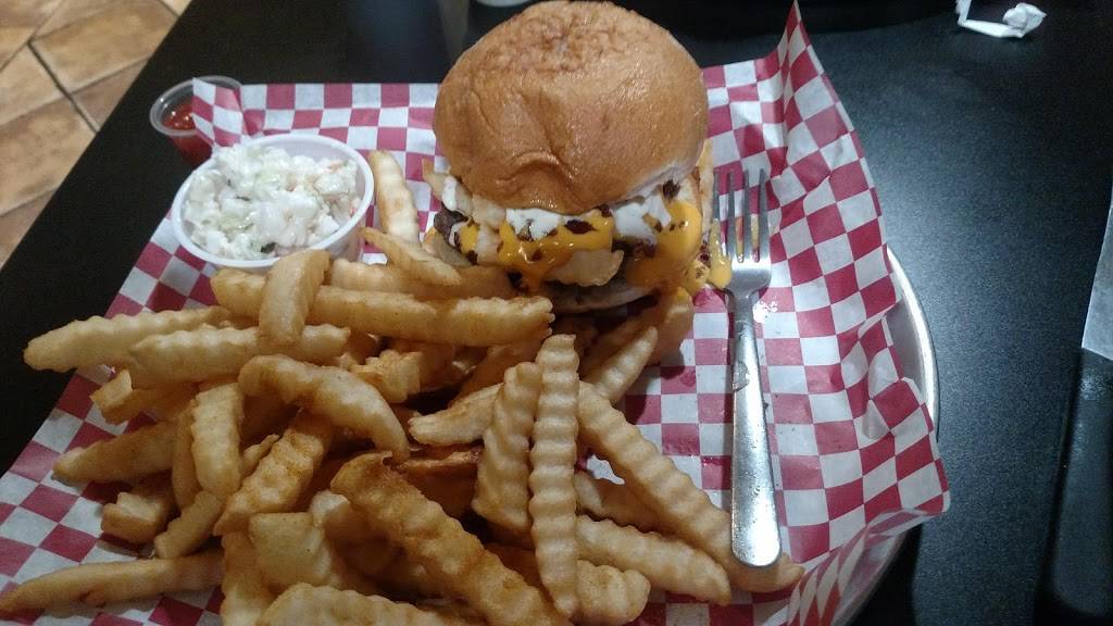 Iconic Burger | restaurant | 12 N McIntosh St, Elberton, GA 30635, USA | 7625330957 OR +1 762-533-0957
