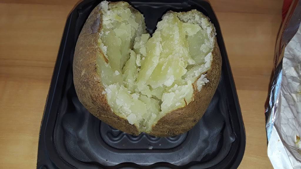 Wendys | restaurant | 145 Kinter Way, Pearisburg, VA 24134, USA | 5409213787 OR +1 540-921-3787