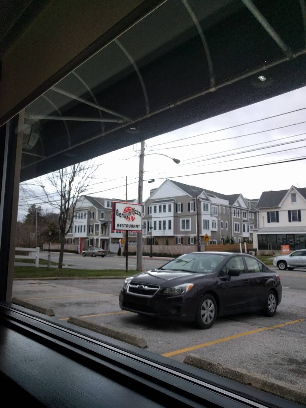 Berwyn Pizza | restaurant | 1026 Lancaster Ave, Berwyn, PA 19312, USA | 6106476339 OR +1 610-647-6339