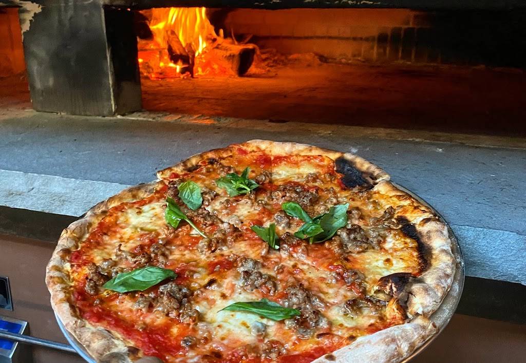 Molto Pizza | restaurant | 376 Deer Park Ave, Babylon, NY 11702, USA | 6313144412 OR +1 631-314-4412