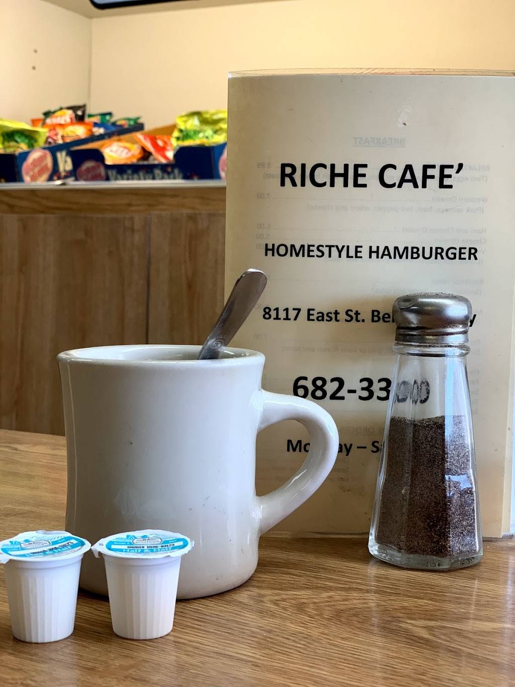 Riche Cafe | restaurant | 8117 E St Bernard Hwy, St Bernard, LA 70085, USA | 5046823300 OR +1 504-682-3300