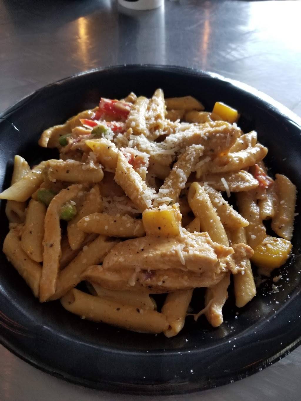 Fugazzis | restaurant | 8338, 5345 W Cypress Ave, Visalia, CA 93277, USA | 5596352790 OR +1 559-635-2790