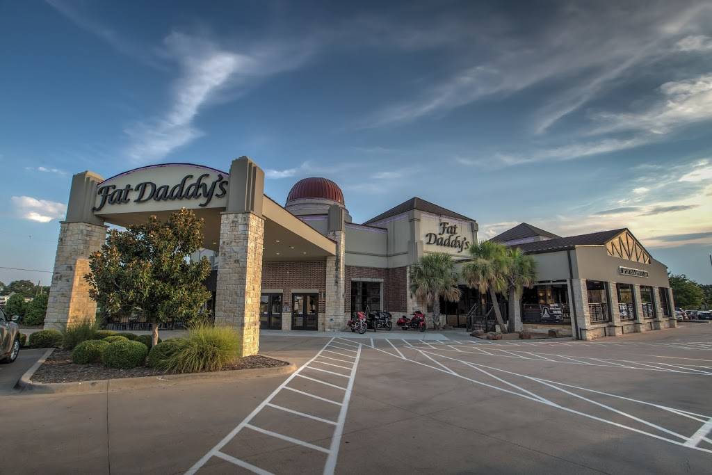 Fat Daddys Sports & Spirits | restaurant | 781 W Debbie Ln, Mansfield, TX 76063, USA | 8174530188 OR +1 817-453-0188