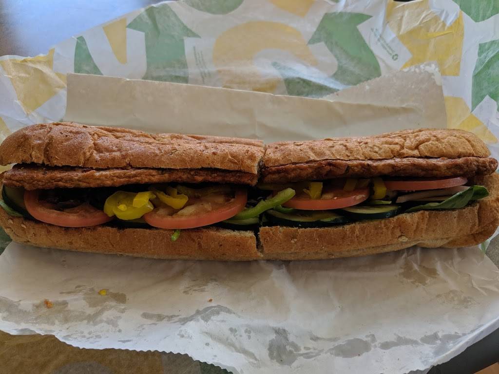 Subway | meal takeaway | 1020 D&E, Westbank Expy, Westwego, LA 70094, USA | 5043287100 OR +1 504-328-7100
