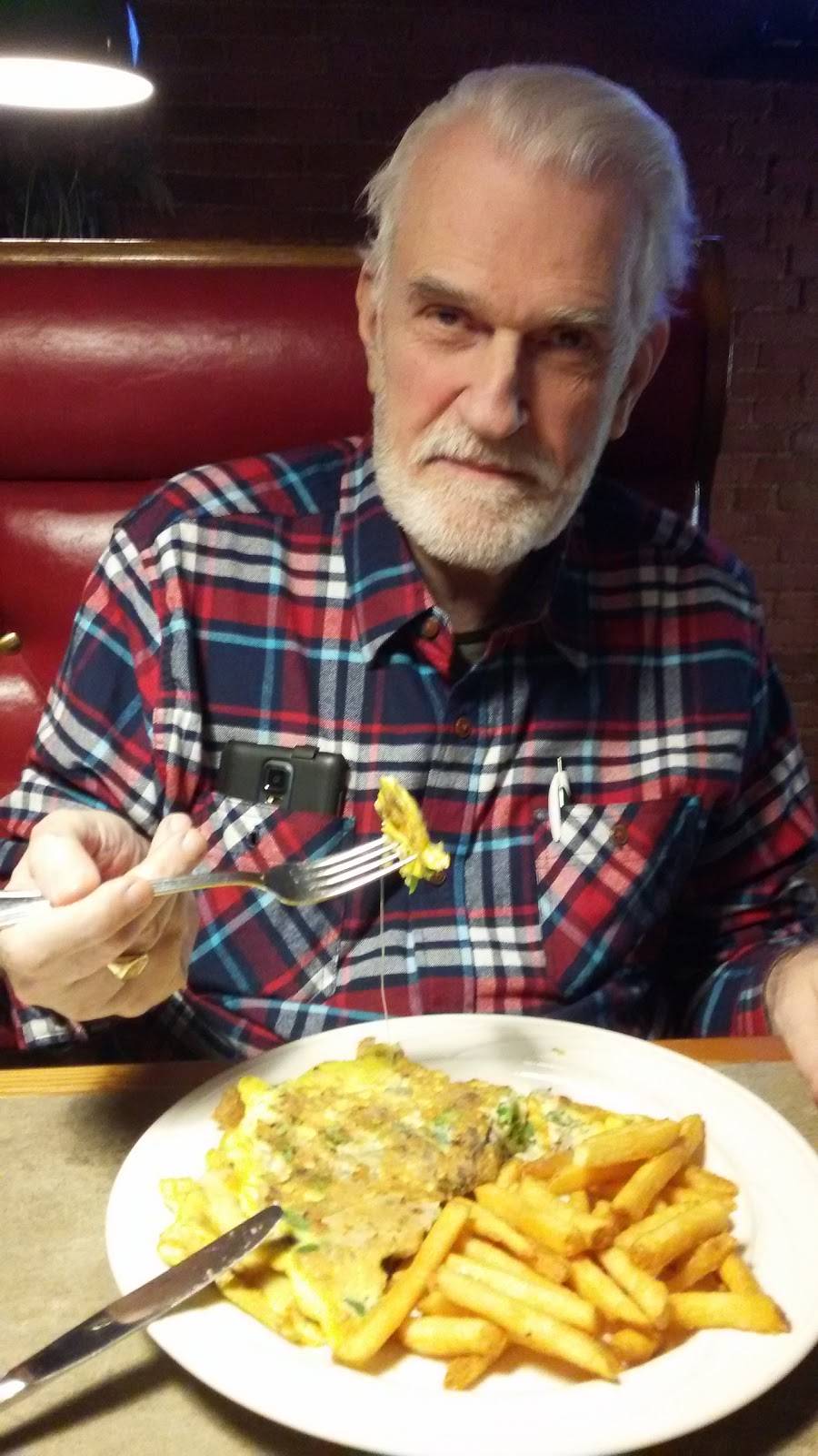 Savvis pizza restaurant | restaurant | 1555 Main St, East Hartford, CT 06108, USA | 8602893353 OR +1 860-289-3353