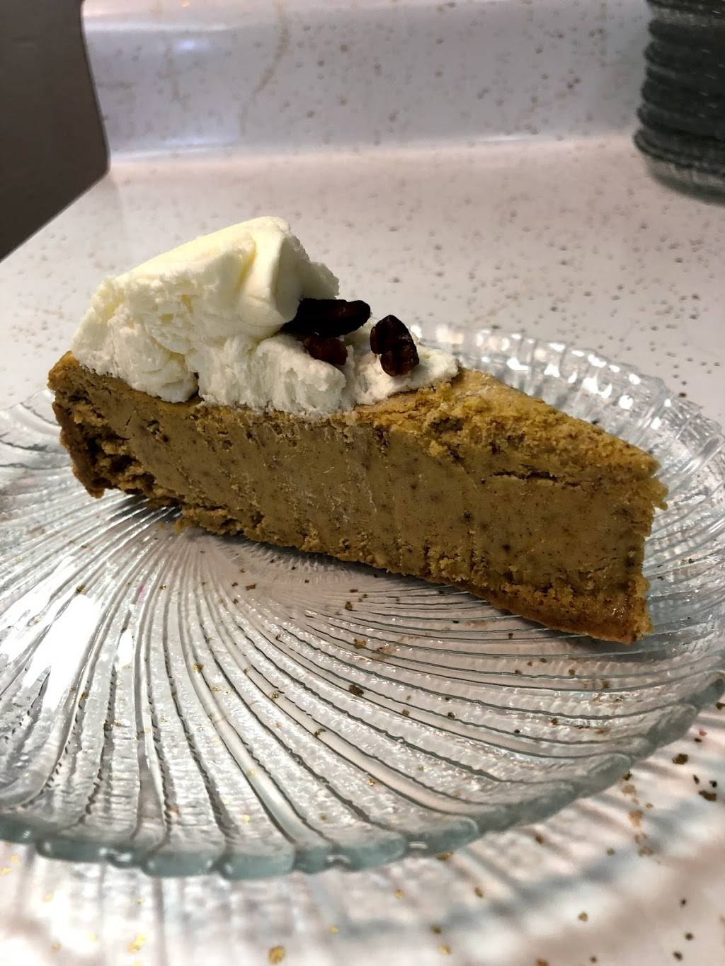 Robins Diner | restaurant | 603 West Side Square, Clinton, IL 61727, USA | 2179344122 OR +1 217-934-4122