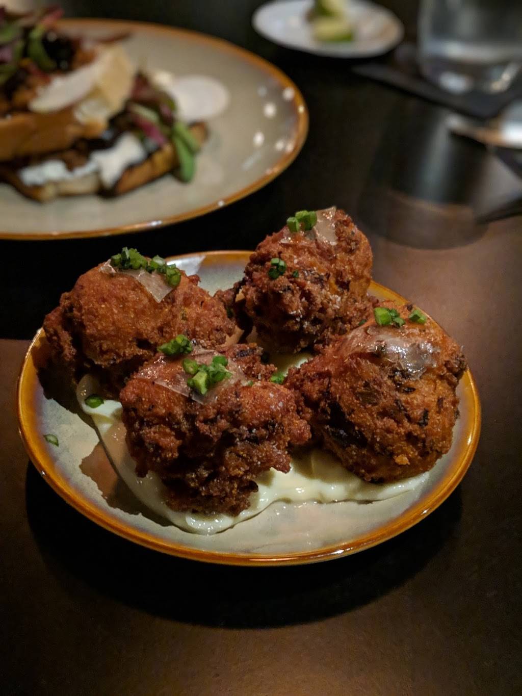 Iris | restaurant | 2146 Monroe Ave, Memphis, TN 38104, USA | 9015902828 OR +1 901-590-2828