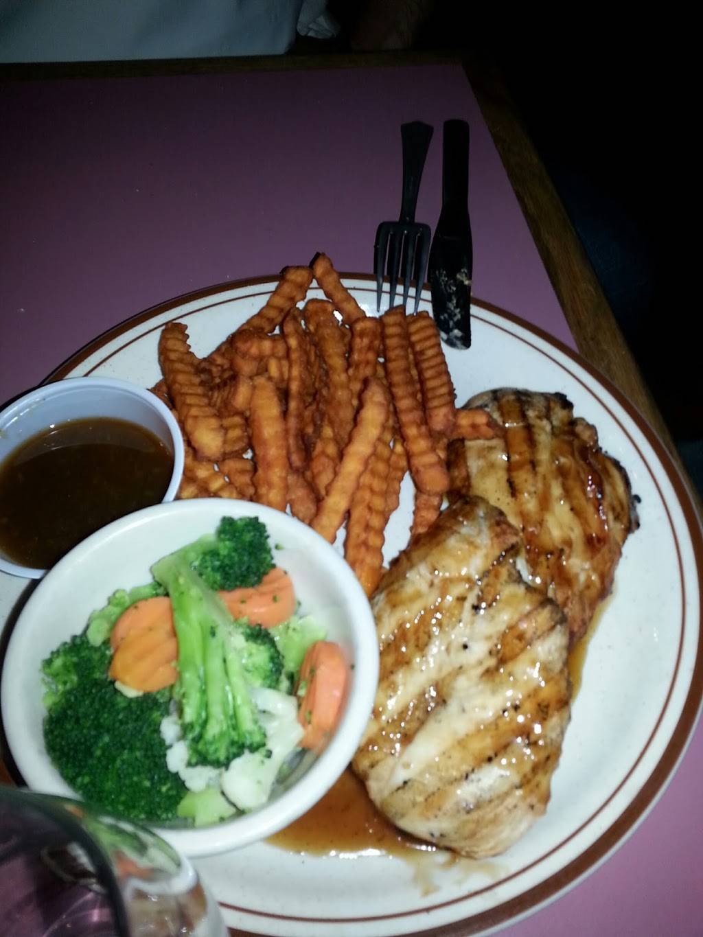 AngLes Bar & Grill | restaurant | 25590 IN-2, South Bend, IN 46619, USA | 5742329000 OR +1 574-232-9000