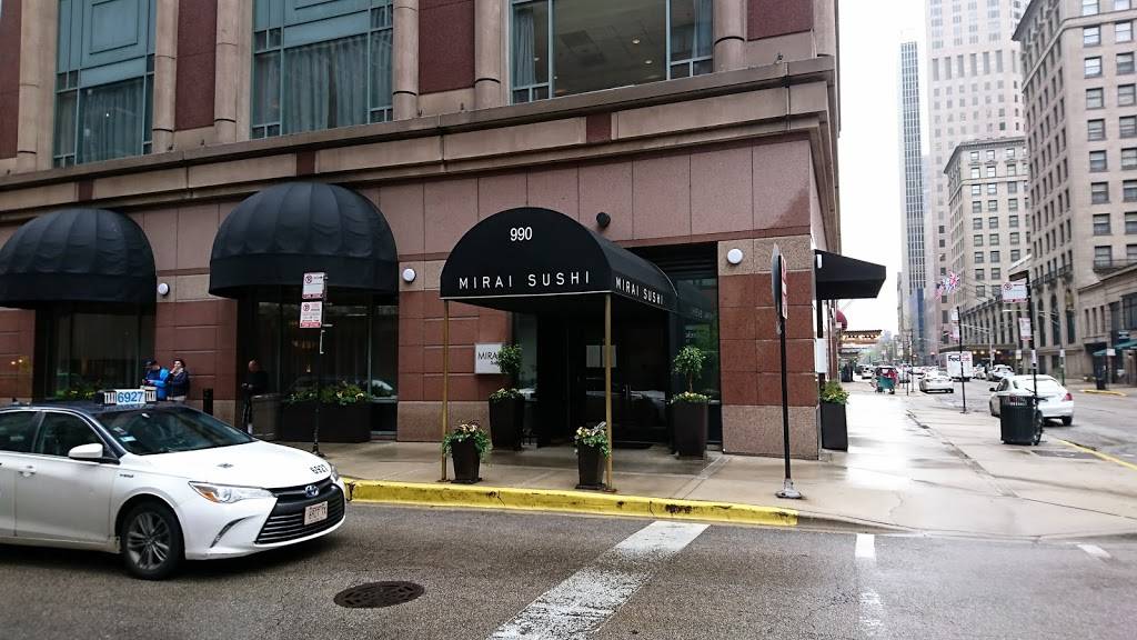 Mirai Sushi | restaurant | 990 N Mies Van Der Rohe Way, Chicago, IL 60611, USA | 3122809100 OR +1 312-280-9100