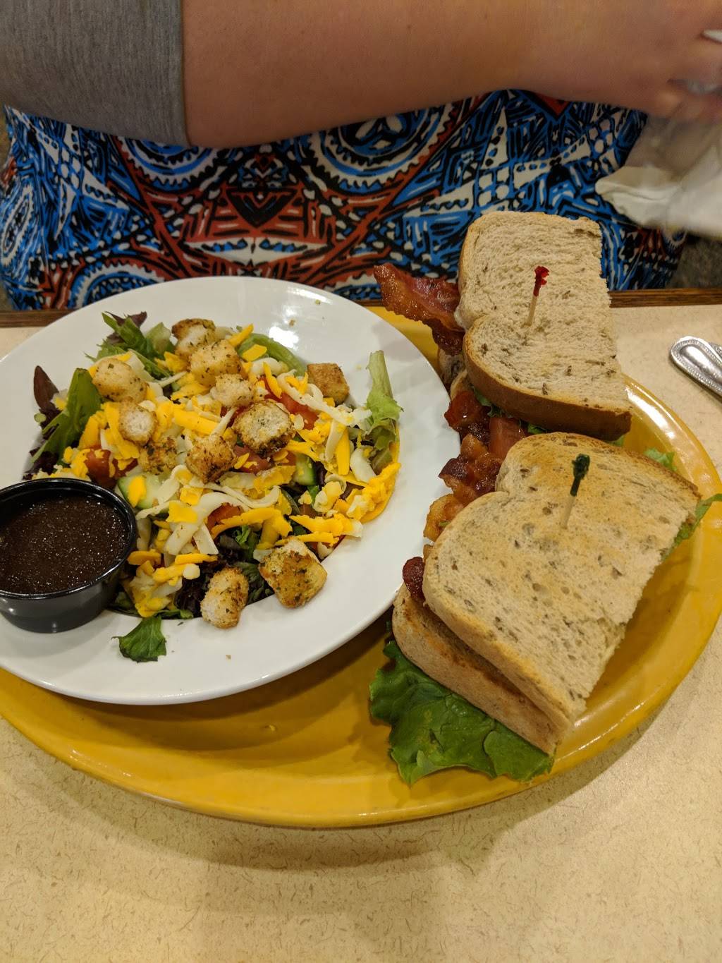 Scrambler Maries | cafe | 4345 Belden Village St NW, Canton, OH 44718, USA | 3304934800 OR +1 330-493-4800