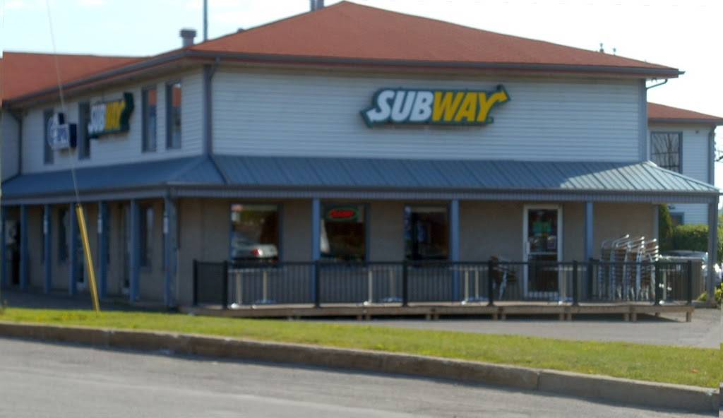 Subway | restaurant | 8 Boulevard de la Salette, Saint-Jérôme, QC J7Y 5C8, Canada | 4505302626 OR +1 450-530-2626