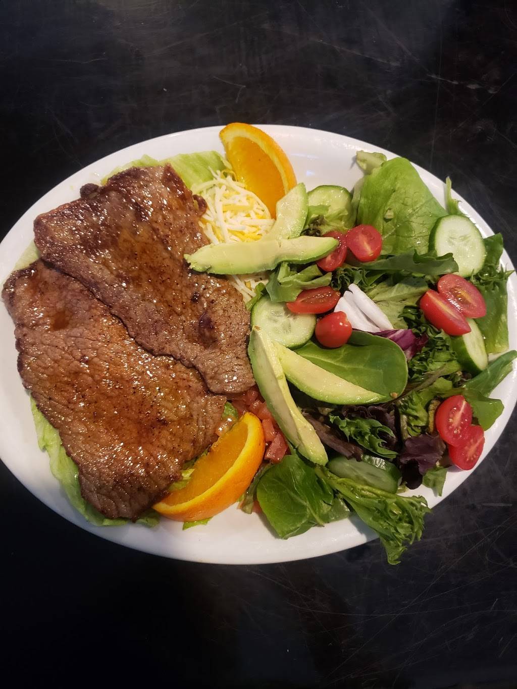 Blue Jays Family Restaurant and Bar | restaurant | 47100 NW Sunset Hwy, Banks, OR 97106, USA | 5033241114 OR +1 503-324-1114