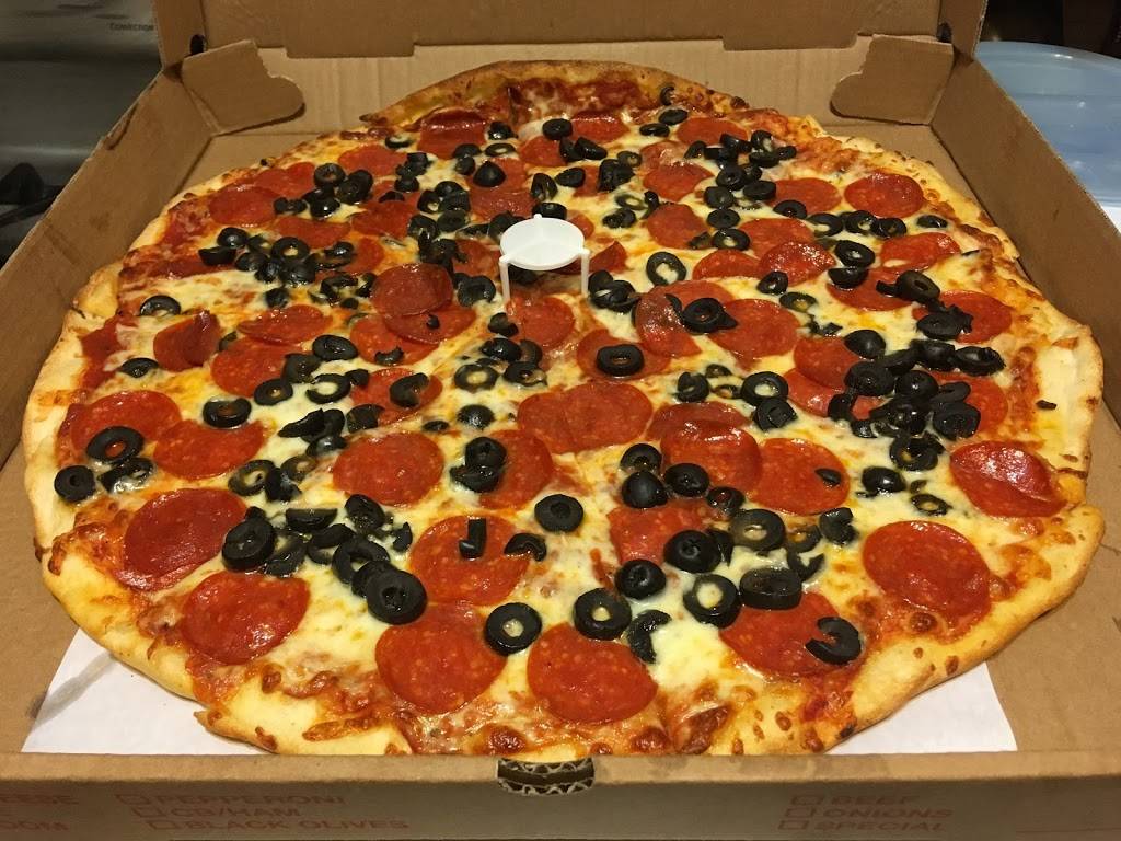 Toms Delicious Pizza | restaurant | 3161 Broadway, New York, NY 10027, USA | 2129322100 OR +1 212-932-2100