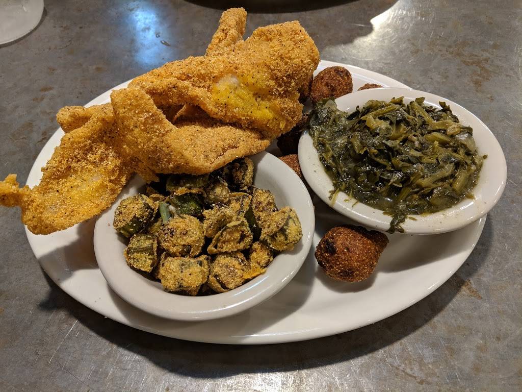 HushPuppies Catfish and Seafood Restaurant | restaurant | 721 Fairpark Dr, Henderson, TX 75654, USA | 9036557933 OR +1 903-655-7933