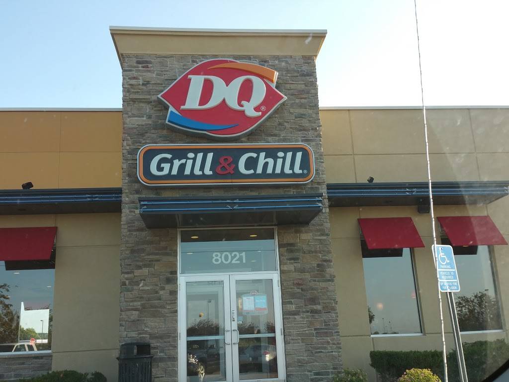 Dairy Queen Grill & Chill | restaurant | 8021 Old Carriage Ct N, Shakopee, MN 55379, USA | 9522242568 OR +1 952-224-2568