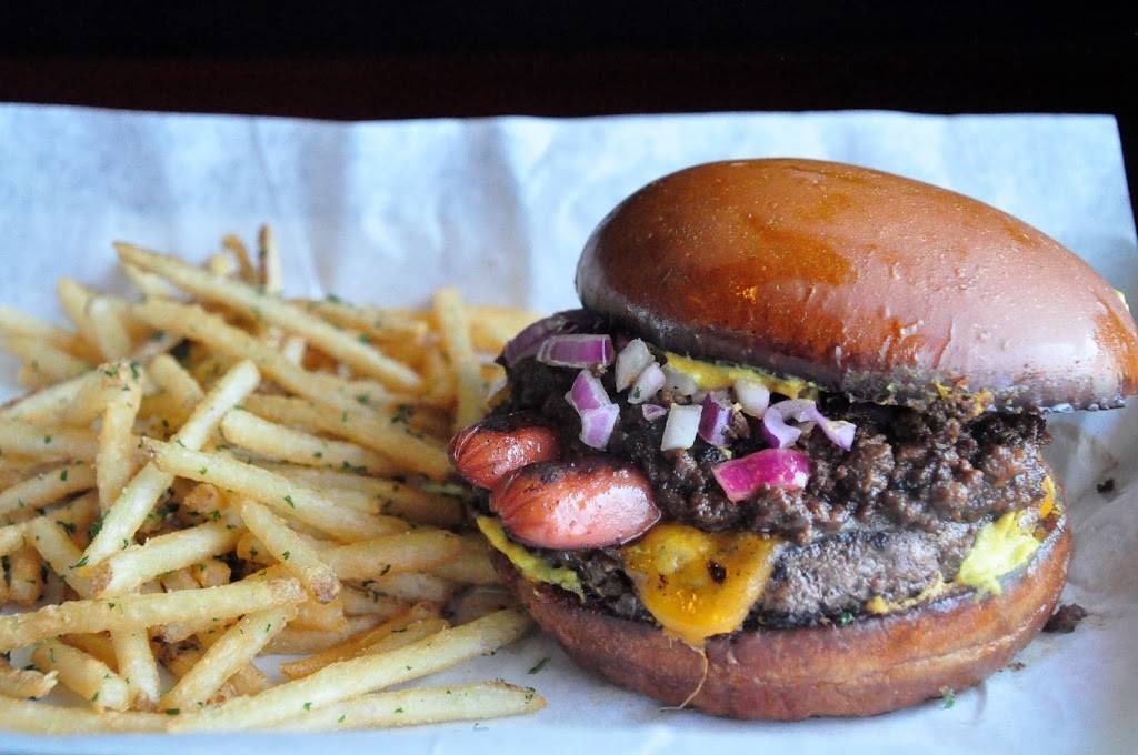 Blues Burgers | restaurant | 1820 W Mockingbird Ln #44, Dallas, TX 75235, USA | 2147509100 OR +1 214-750-9100