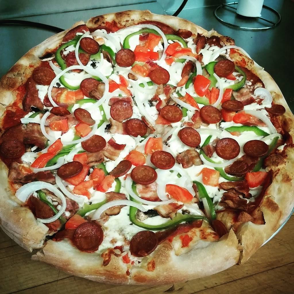 Resto Pub El Toro | restaurant | 115 Rue de la Caisse, Sainte-Justine, QC G0R 1Y0, Canada | 4183835432 OR +1 418-383-5432