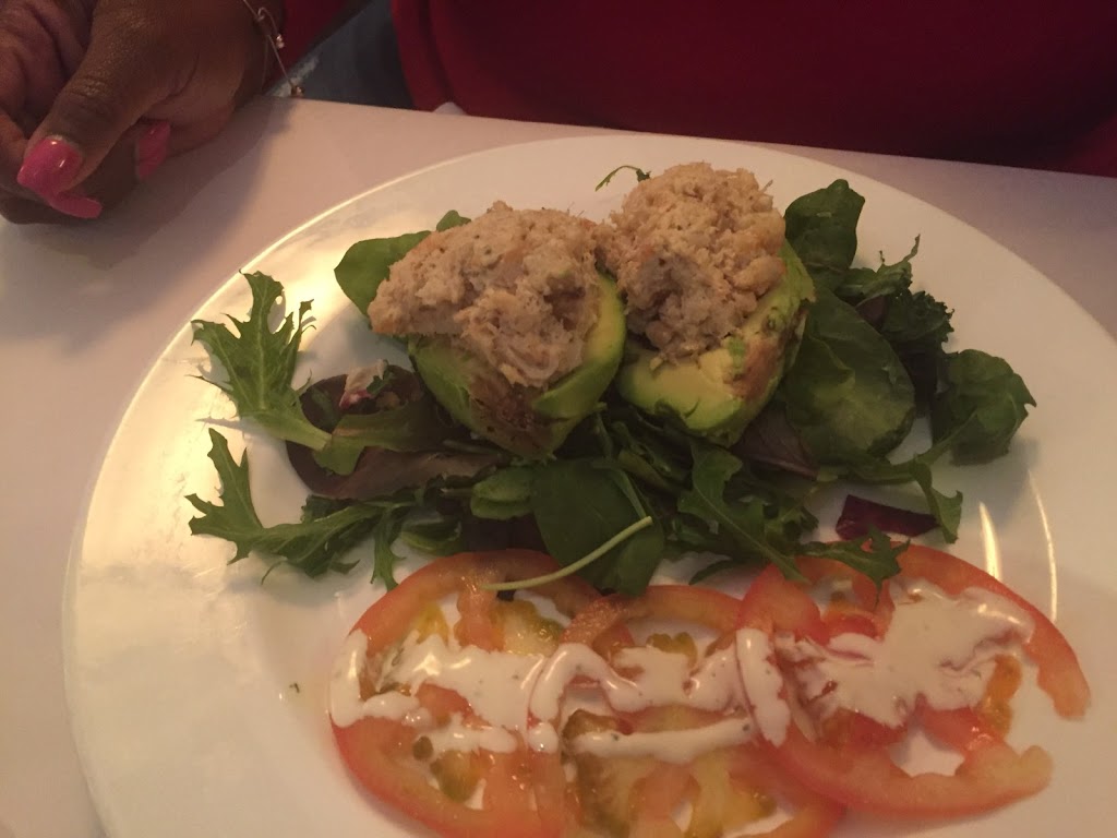 Southern Charm Bistreaux & Bar | restaurant | 2020 Belle Chasse Hwy, Gretna, LA 70056, USA | 5043027776 OR +1 504-302-7776