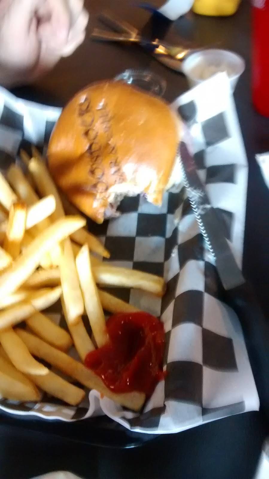 Boondocks Bar & Grill | restaurant | 8770 S Lakeshore Rd, Harbor Beach, MI 48441, USA | 9898643200 OR +1 989-864-3200