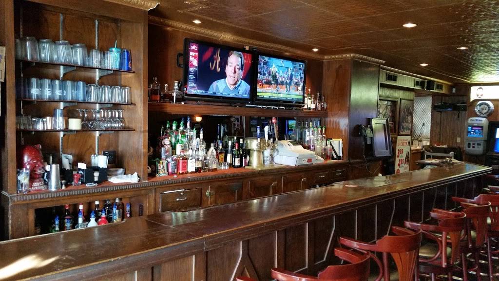 Schooners | restaurant | 810 E Grove St, Bloomington, IL 61701, USA | 3098296841 OR +1 309-829-6841