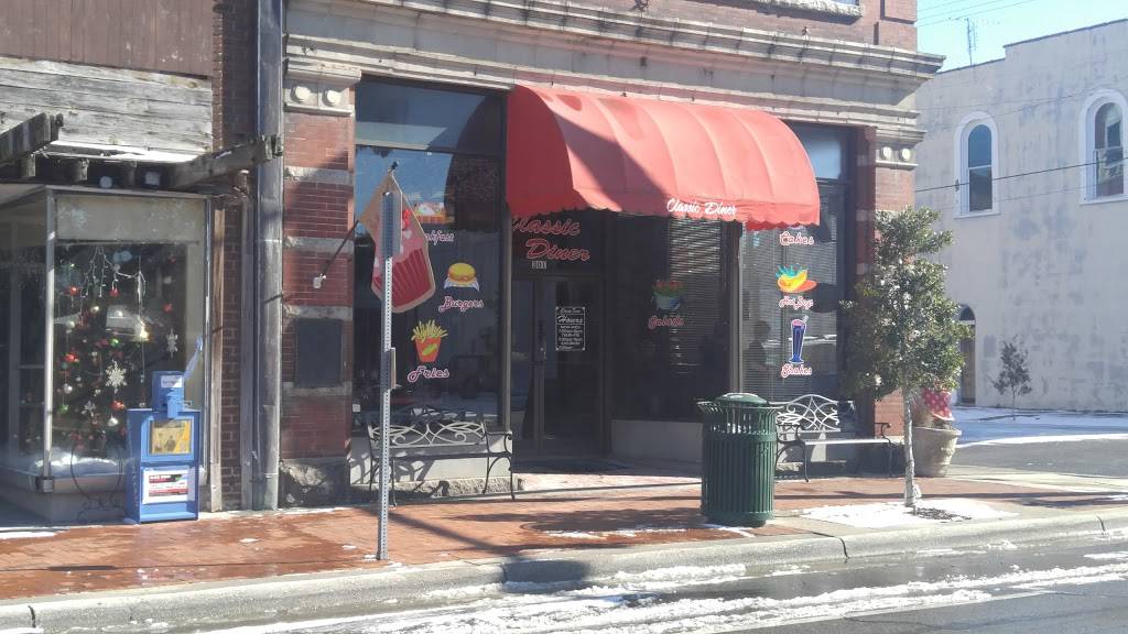 Classic Diner | restaurant | 301 N Main St, Tarboro, NC 27886, USA | 2528233303 OR +1 252-823-3303
