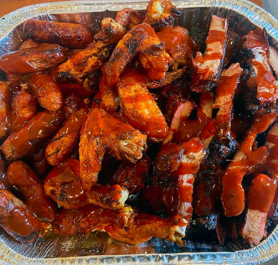 Squaloos BBQ | restaurant | 75 Webster St, Manchester, NH 03104, USA | 6032327288 OR +1 603-232-7288