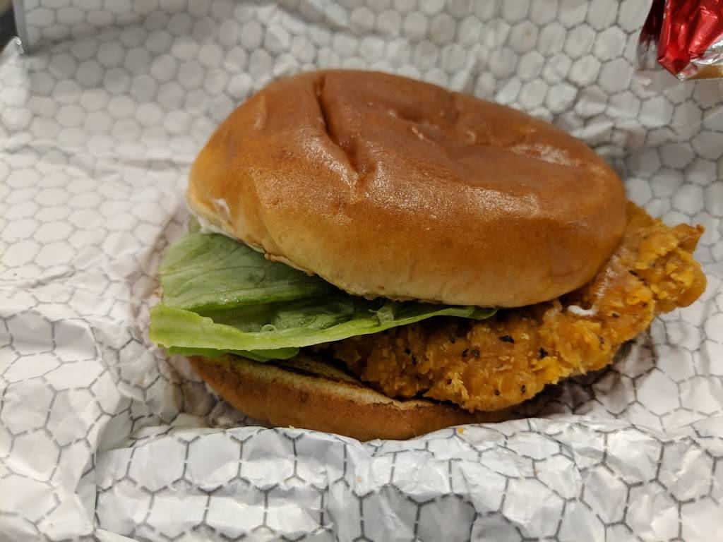 Wendys | restaurant | Place Portobello, 7200-7410 Boulevard Taschereau, Brossard, QC J4W 1M9, Canada | 4509238067 OR +1 450-923-8067