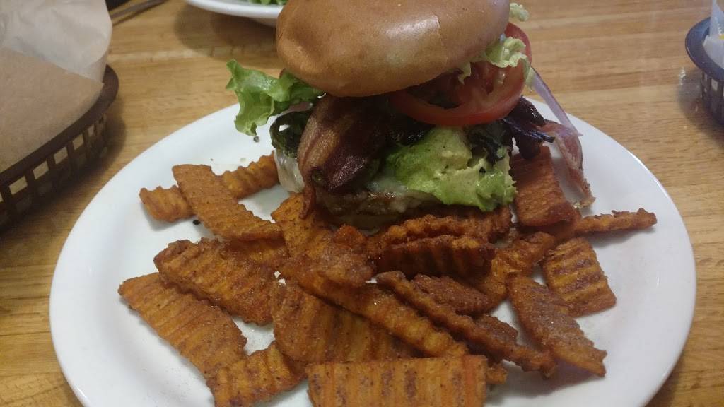 Logans Roadhouse | restaurant | 9105 W Stockton Blvd, Elk Grove, CA 95758, USA | 9166848978 OR +1 916-684-8978