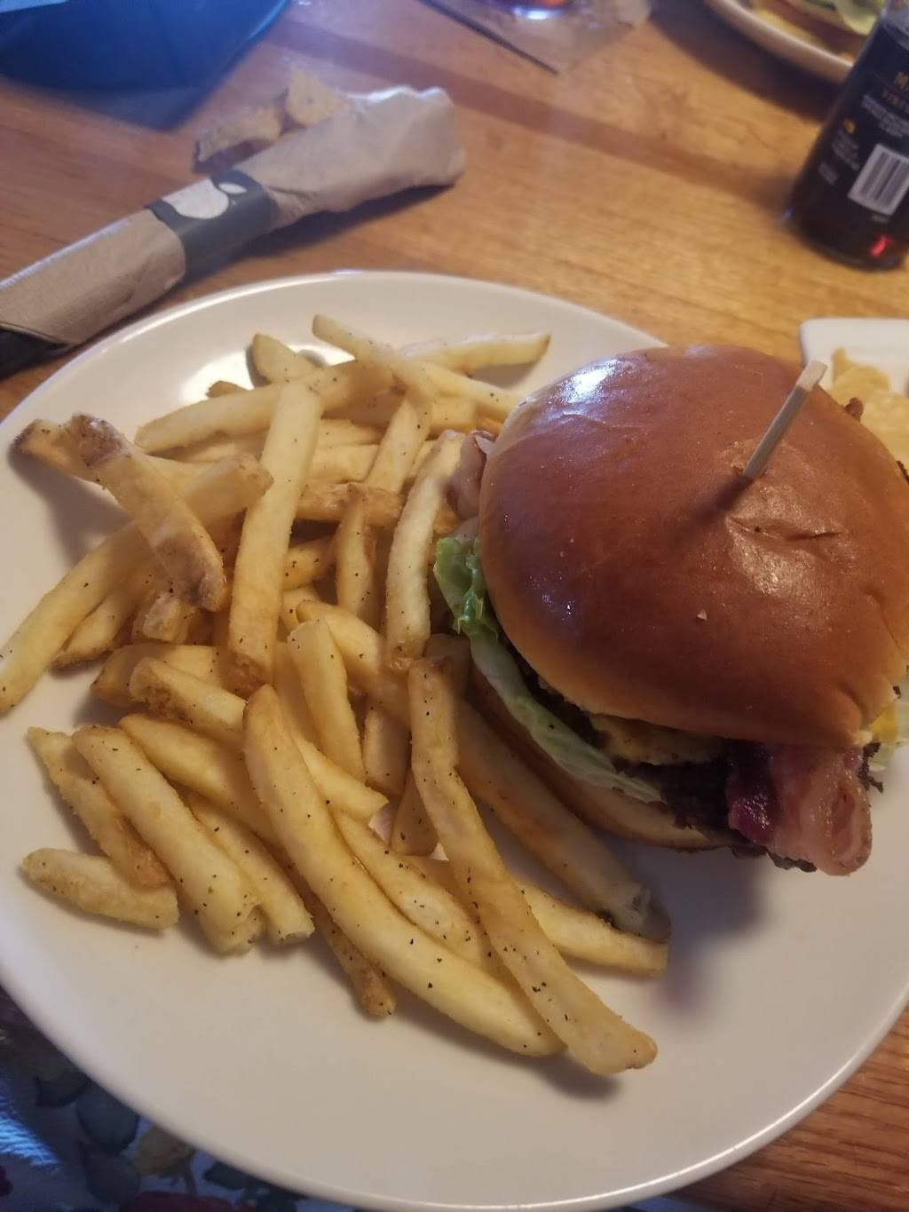 Applebees Grill + Bar | restaurant | 302 Hughes Rd, Madison, AL 35758, USA | 2567723441 OR +1 256-772-3441