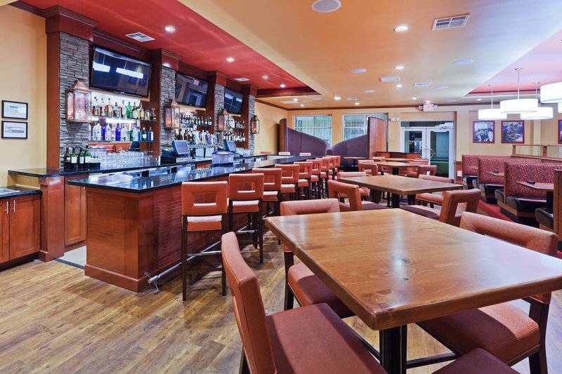 Westchase Bar & Grill | restaurant | 10609 Westpark Dr, Houston, TX 77042, USA | 7135325400 OR +1 713-532-5400