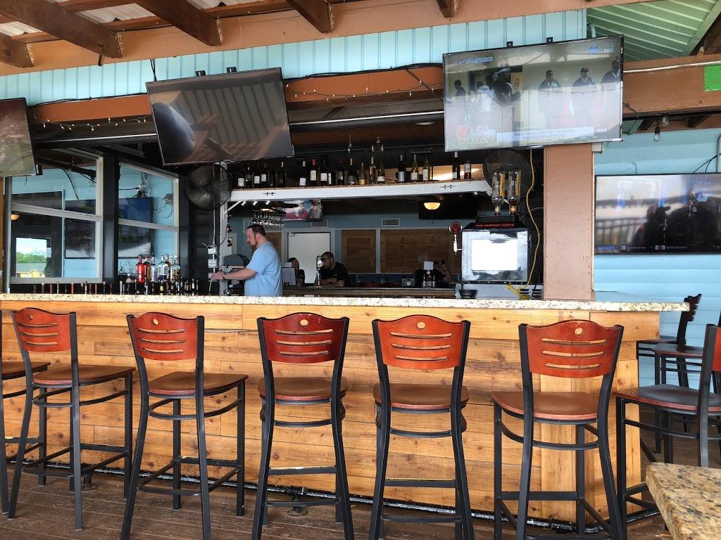 Pelicans Cove Restaurant & Bar | restaurant | 12947 Lake Conroe Hills Dr, Willis, TX 77318, USA | 9367015168 OR +1 936-701-5168