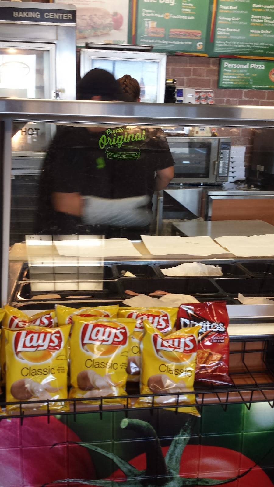 Subway Restaurants | restaurant | 2710 Blanding Blvd #17, Middleburg, FL 32068, USA | 9042820242 OR +1 904-282-0242