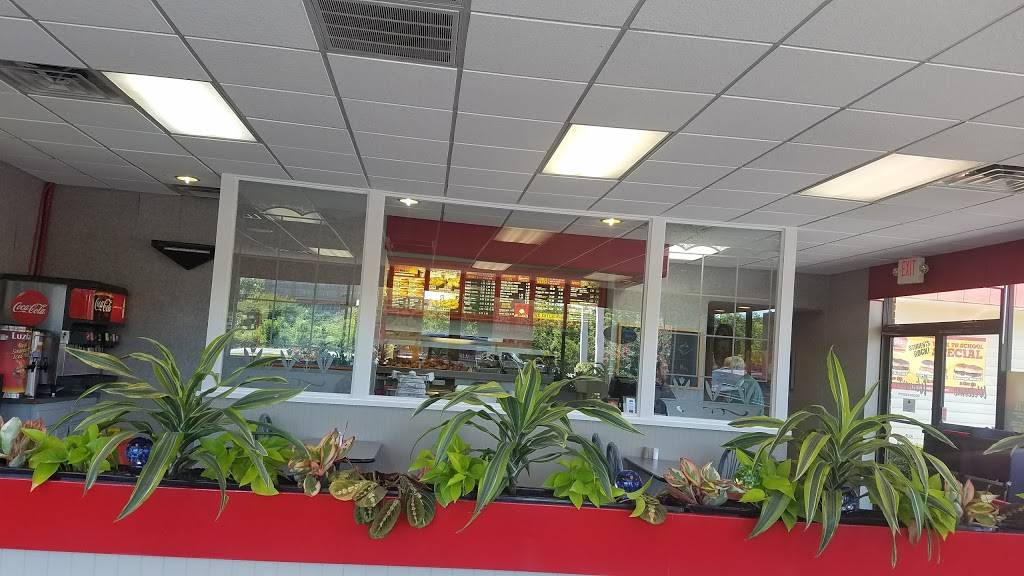 Mrs Winners Chicken & Biscuits-Cleveland | restaurant | 2487 Keith St NW, Cleveland, TN 37311, USA | 4234767266 OR +1 423-476-7266