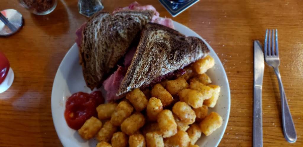 Gordon and Purdys | restaurant | 17136 WA-410, Sumner, WA 98391, USA | 2537504756 OR +1 253-750-4756