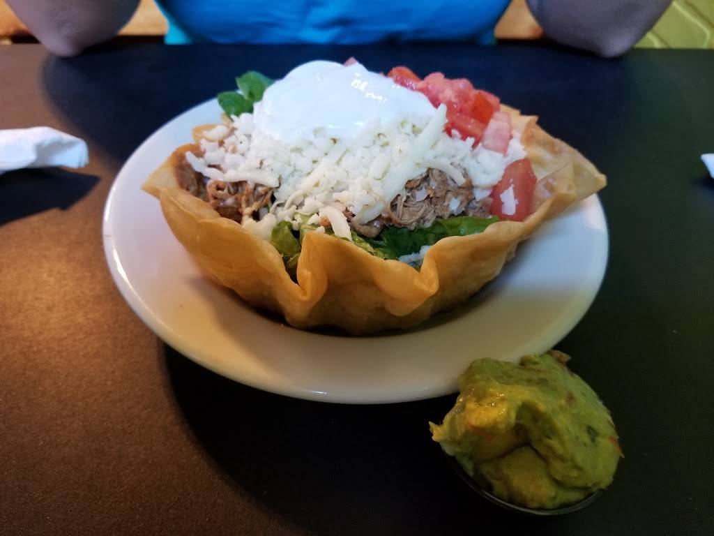 Fiesta Grande Mexican Grill | restaurant | 421 N Baker St, Mt Dora, FL 32757, USA | 3523853540 OR +1 352-385-3540