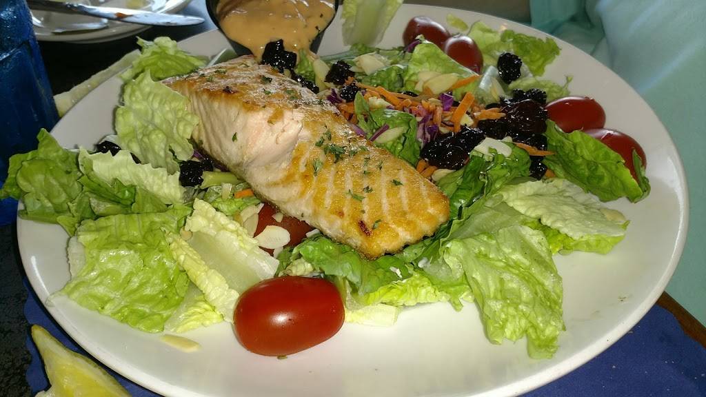 Sindbads Restaurant and Marina | restaurant | 100 St Clair St, Detroit, MI 48214, USA | 3138228000 OR +1 313-822-8000