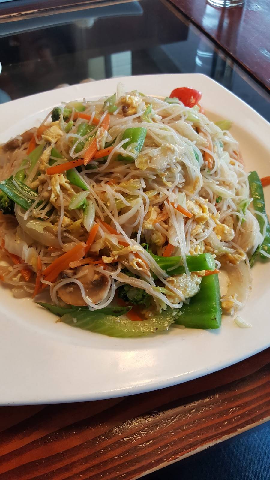 Bistro Dragon | restaurant | 644 Meacham Rd, Elk Grove Village, IL 60007, USA | 8478956141 OR +1 847-895-6141