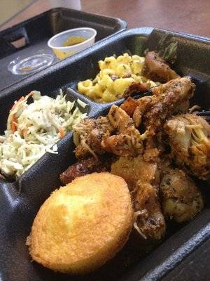 B&C Farmers Market BBQ | restaurant | 900 Rosa L Parks Blvd, Nashville, TN 37208, USA | 6157700032 OR +1 615-770-0032
