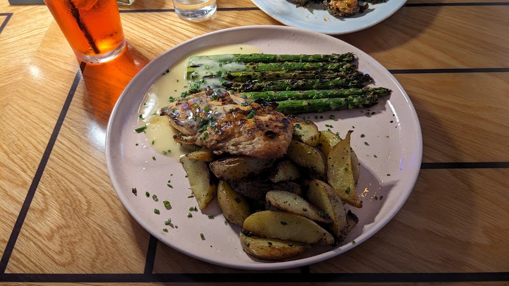 Saltwater Coastal Grill | restaurant | 5509 Park Pl, Rosemont, IL 60018, USA | 8472330077 OR +1 847-233-0077