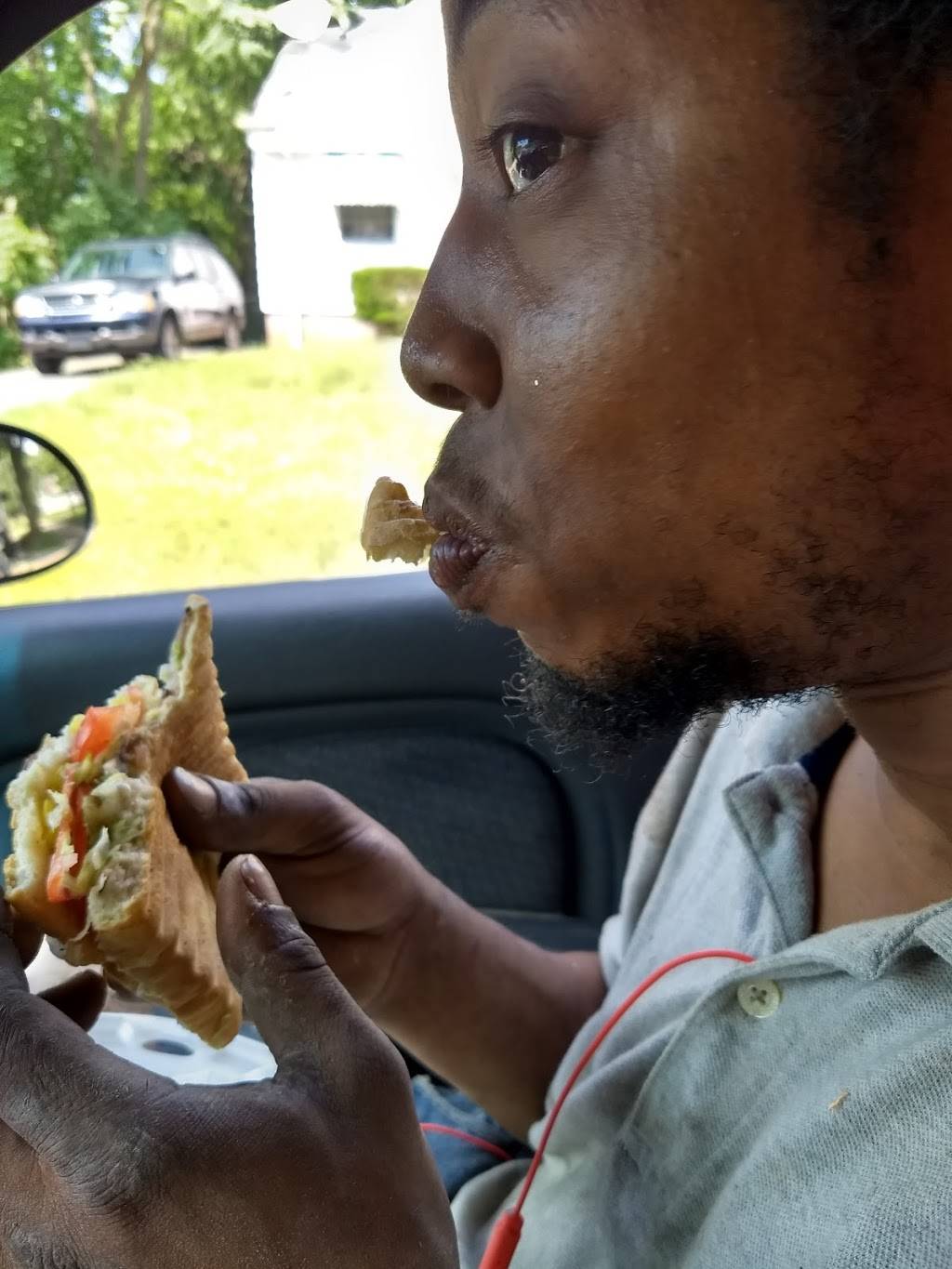 Urbean Cafe | cafe | 631 S Broadway St, Akron, OH 44311, USA | 3302521633 OR +1 330-252-1633