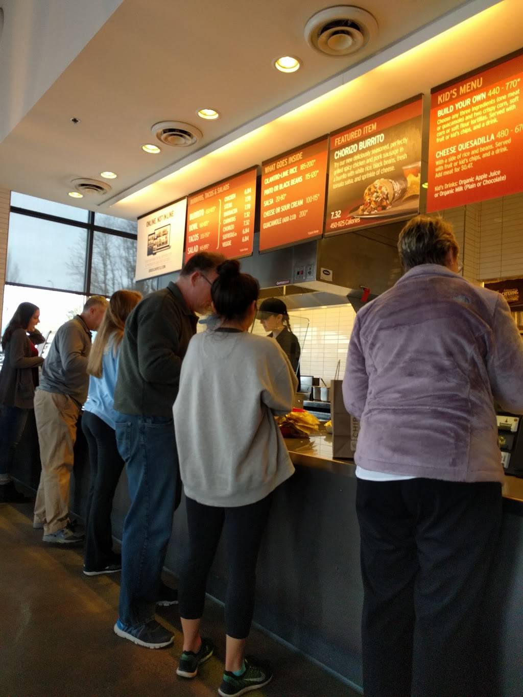 Chipotle Mexican Grill | restaurant | 9815 Main St Ste 104, Damascus, MD 20872, USA | 2406683260 OR +1 240-668-3260