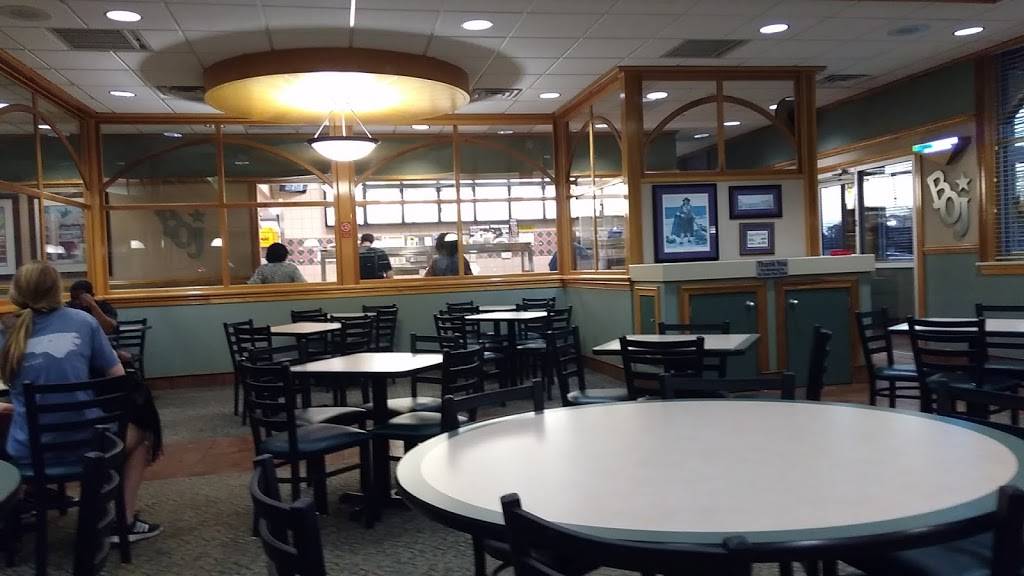 Bojangles Famous Chicken n Biscuits | restaurant | 321 Greenville Blvd SE, Greenville, NC 27858, USA | 2527561784 OR +1 252-756-1784