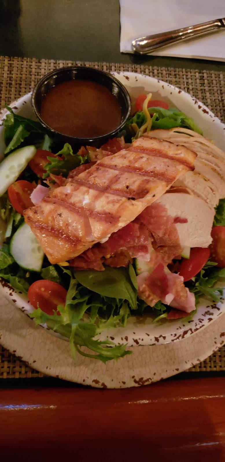 Off the Vine Tuscan Grille | meal takeaway | 150 Newburyport Turnpike, Rowley, MA 01969, USA | 9789488788 OR +1 978-948-8788