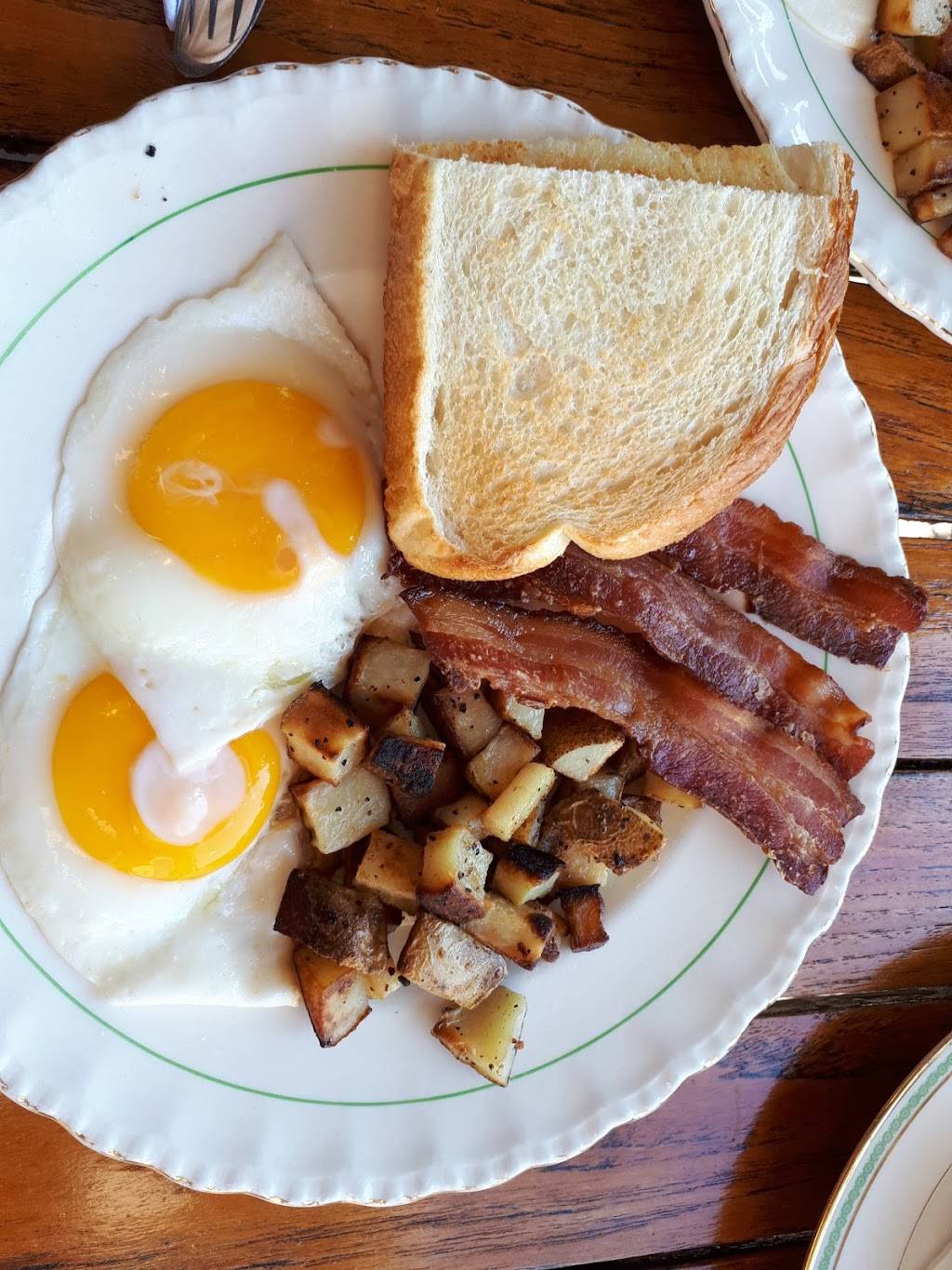 Cafe E | restaurant | 357 Front St, Belleville, ON K8N 2Z8, Canada | 6139681412 OR +1 613-968-1412