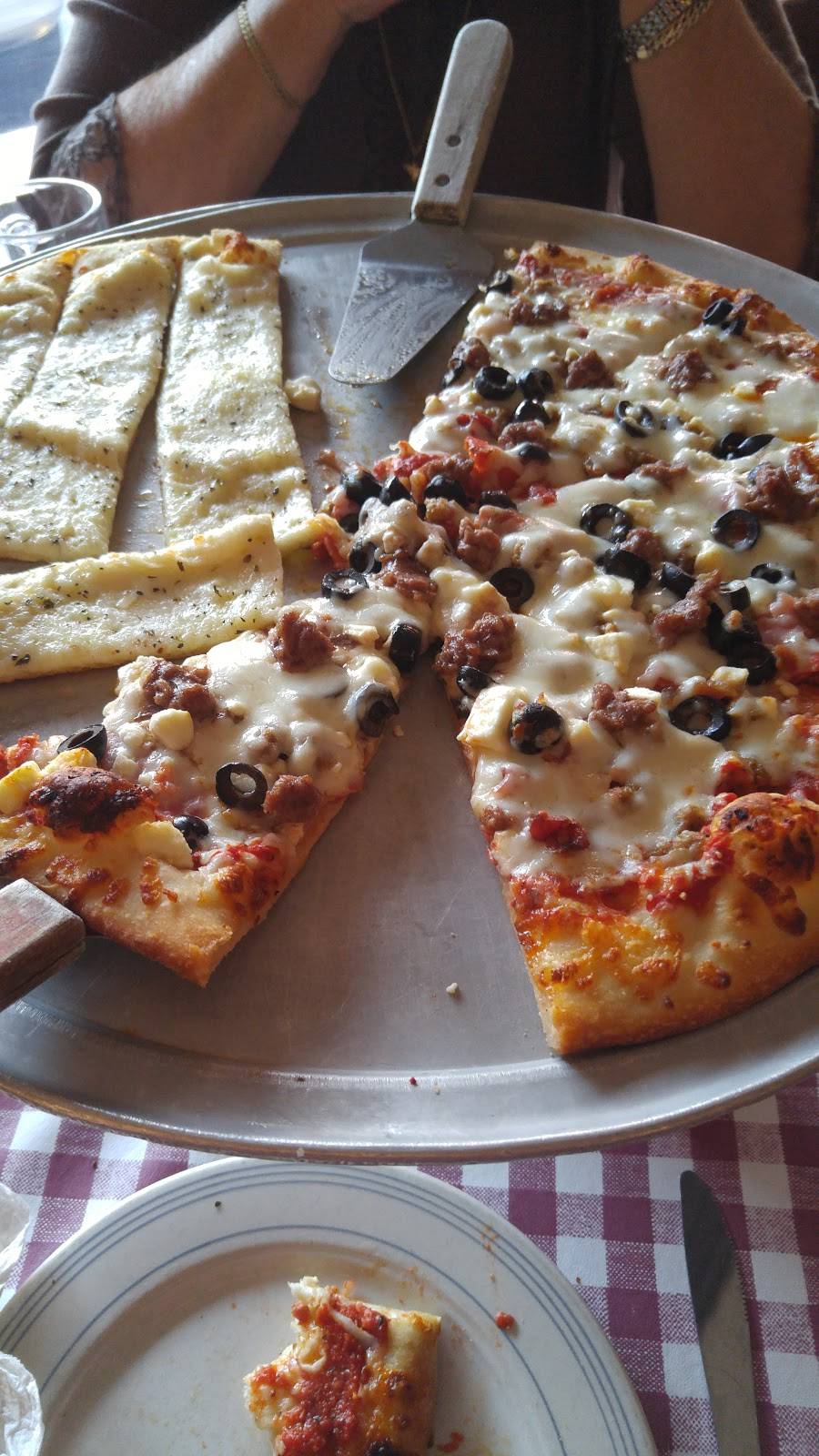 Speedys Pizza | restaurant | 285 W Main St, Sylva, NC 28779, USA | 8285863800 OR +1 828-586-3800