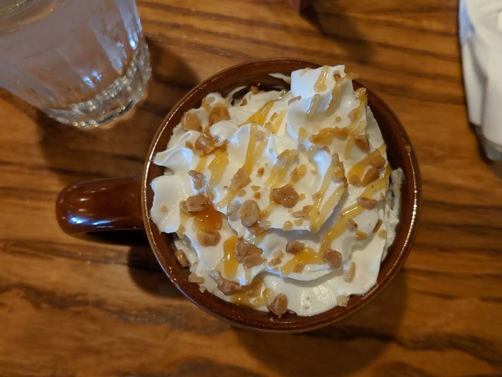 Cracker Barrel Old Country Store | restaurant | 40 Cassady Ave, Danville, KY 40422, USA | 8599367792 OR +1 859-936-7792