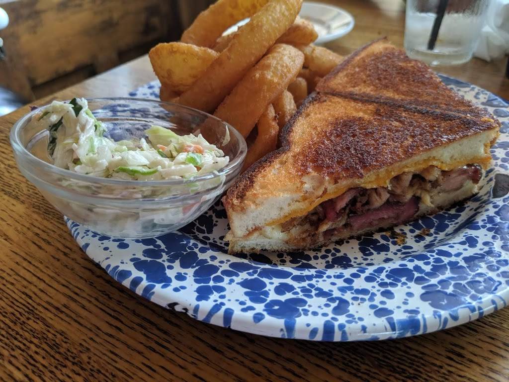 Clydes Tavern and Grill | restaurant | 5 E Jarrard St #206, Cleveland, GA 30528, USA | 7066078707 OR +1 706-607-8707