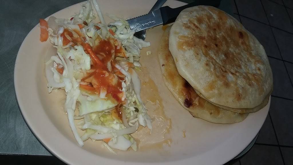 El Papaturro | restaurant | 50 Aldine Bender Rd, Houston, TX 77060, USA | 2812728877 OR +1 281-272-8877